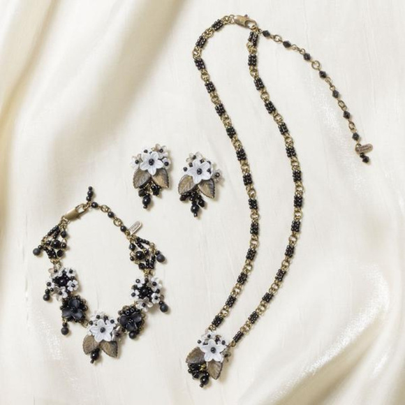 Black & White Posey Bracelet, Made in USA - Picture 2 of 2